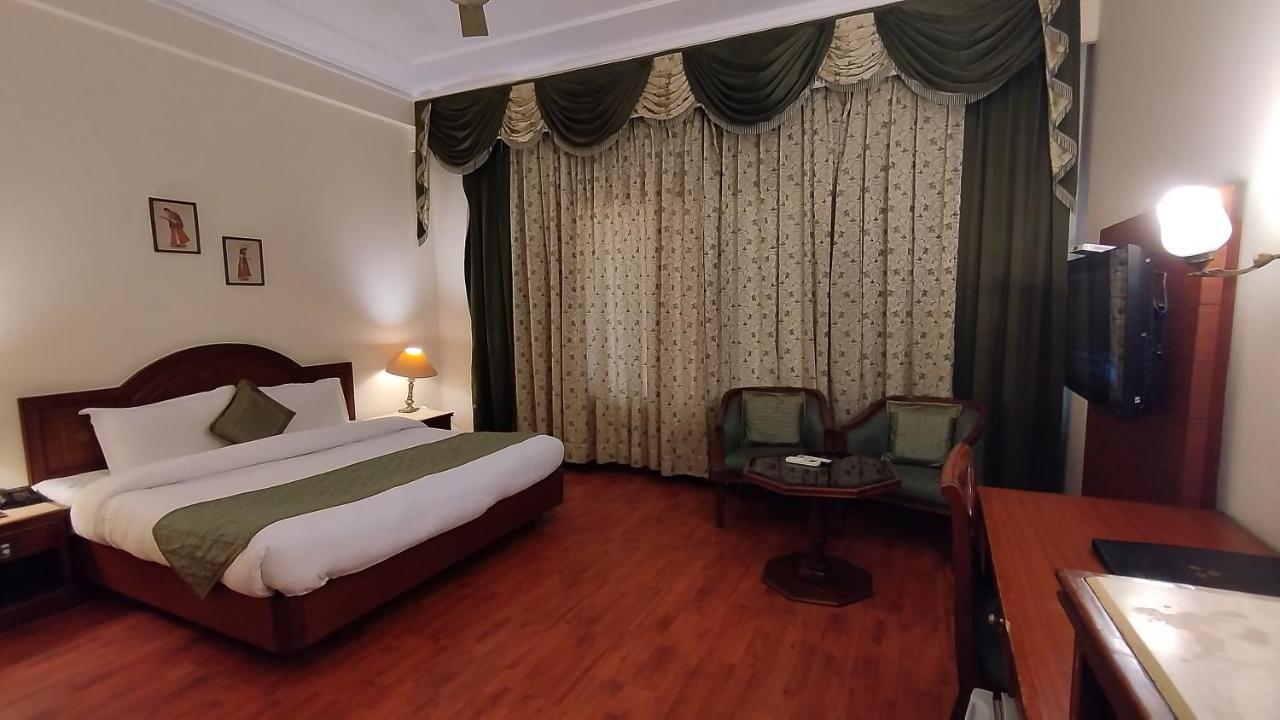 Hotel Sepal Bathinda Bagian luar foto
