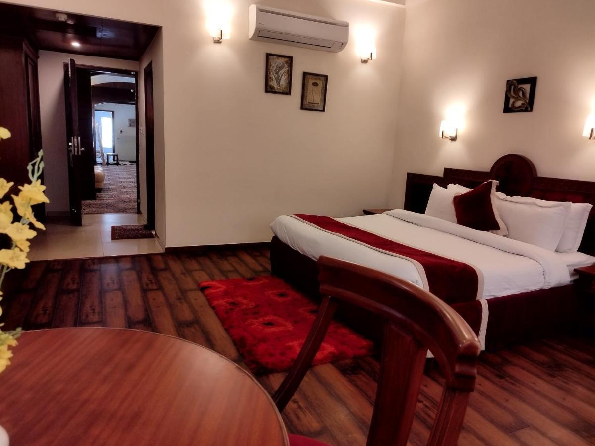 Hotel Sepal Bathinda Bagian luar foto