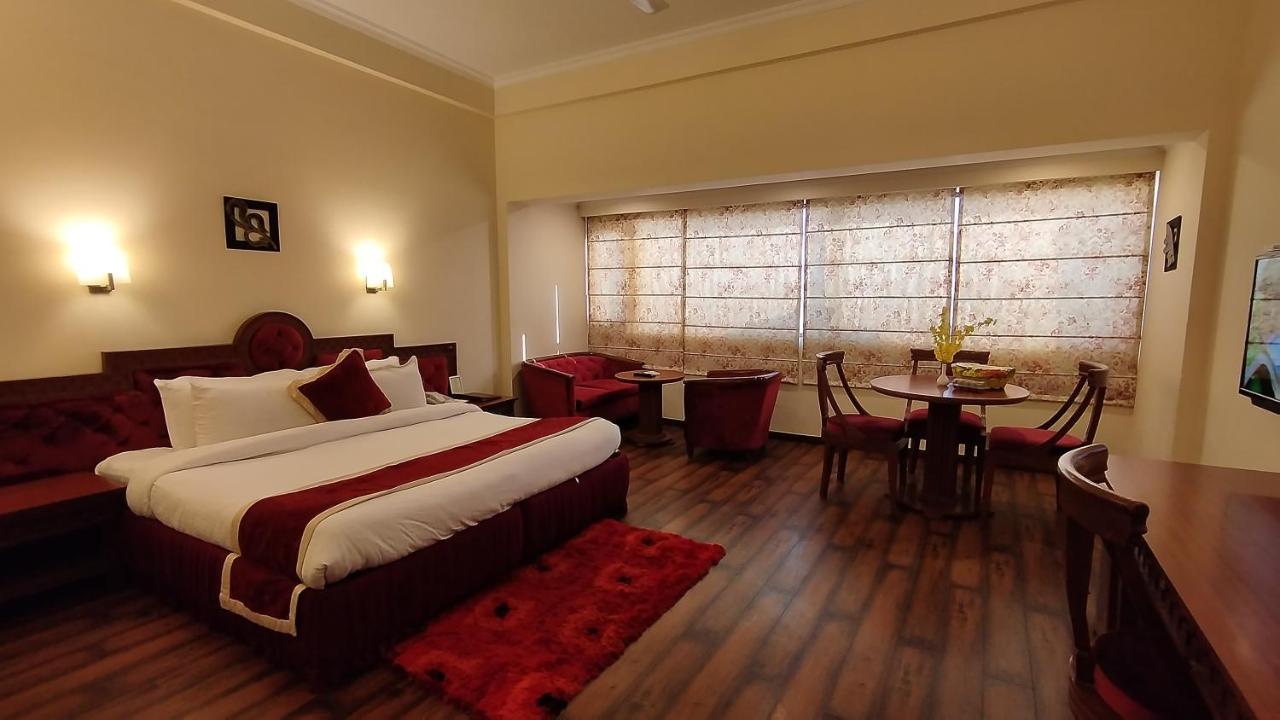 Hotel Sepal Bathinda Bagian luar foto