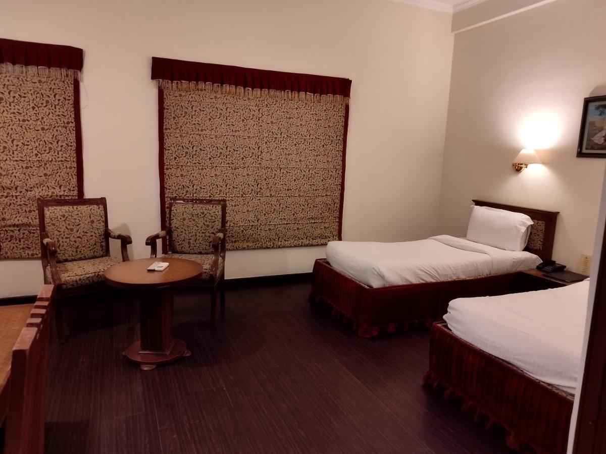 Hotel Sepal Bathinda Bagian luar foto