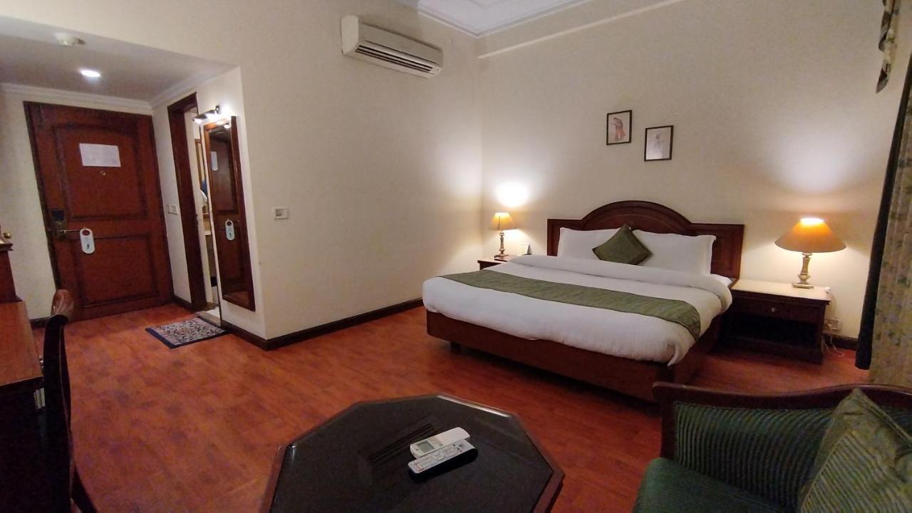 Hotel Sepal Bathinda Bagian luar foto