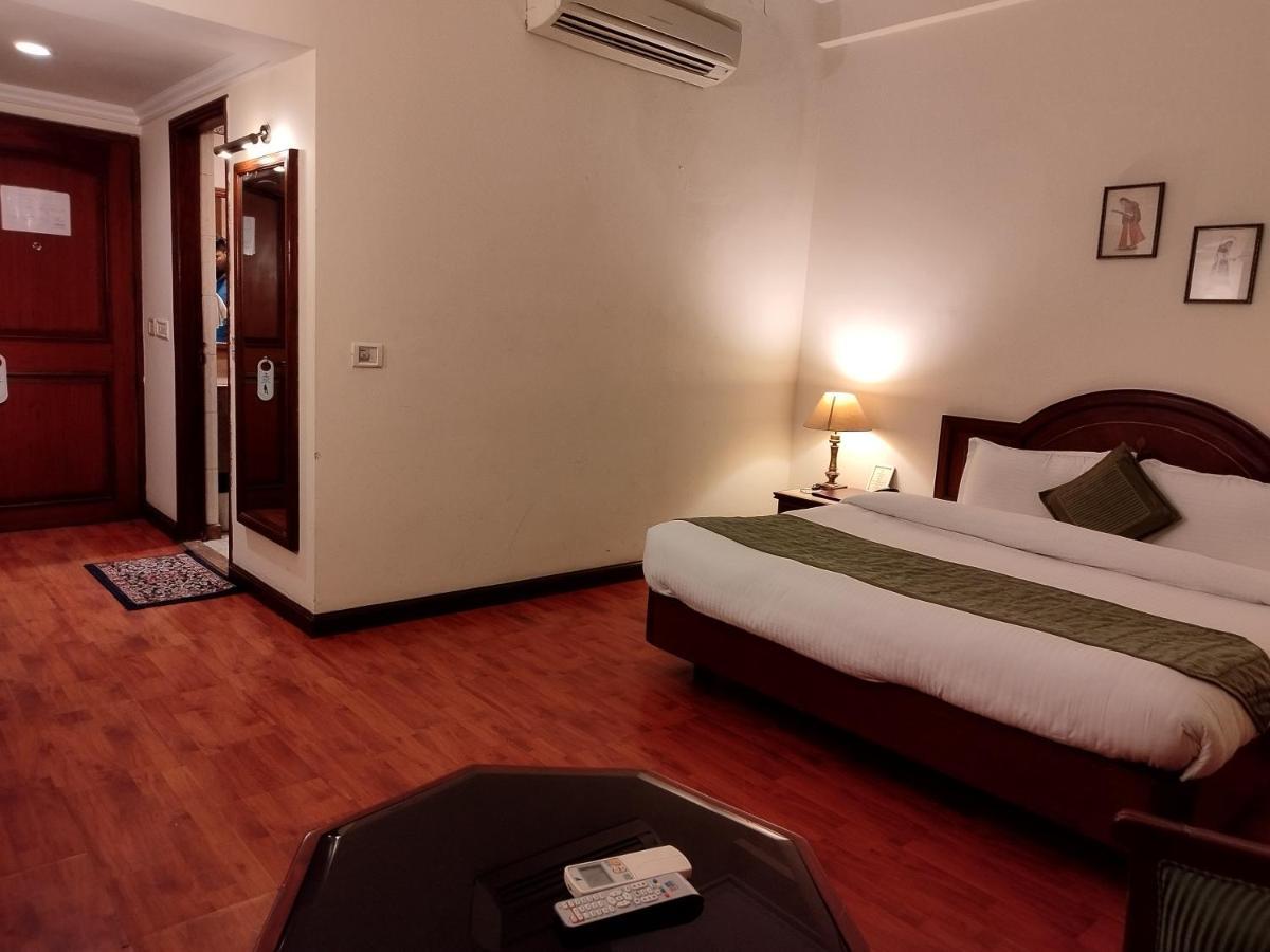 Hotel Sepal Bathinda Bagian luar foto