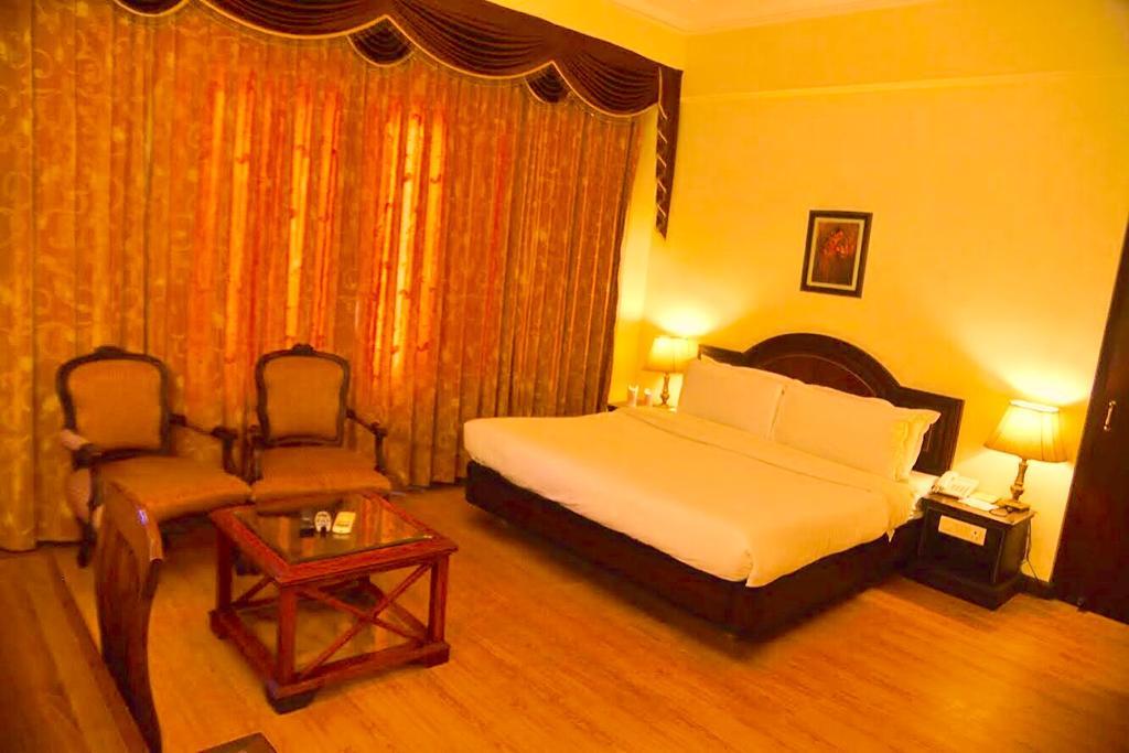Hotel Sepal Bathinda Bagian luar foto