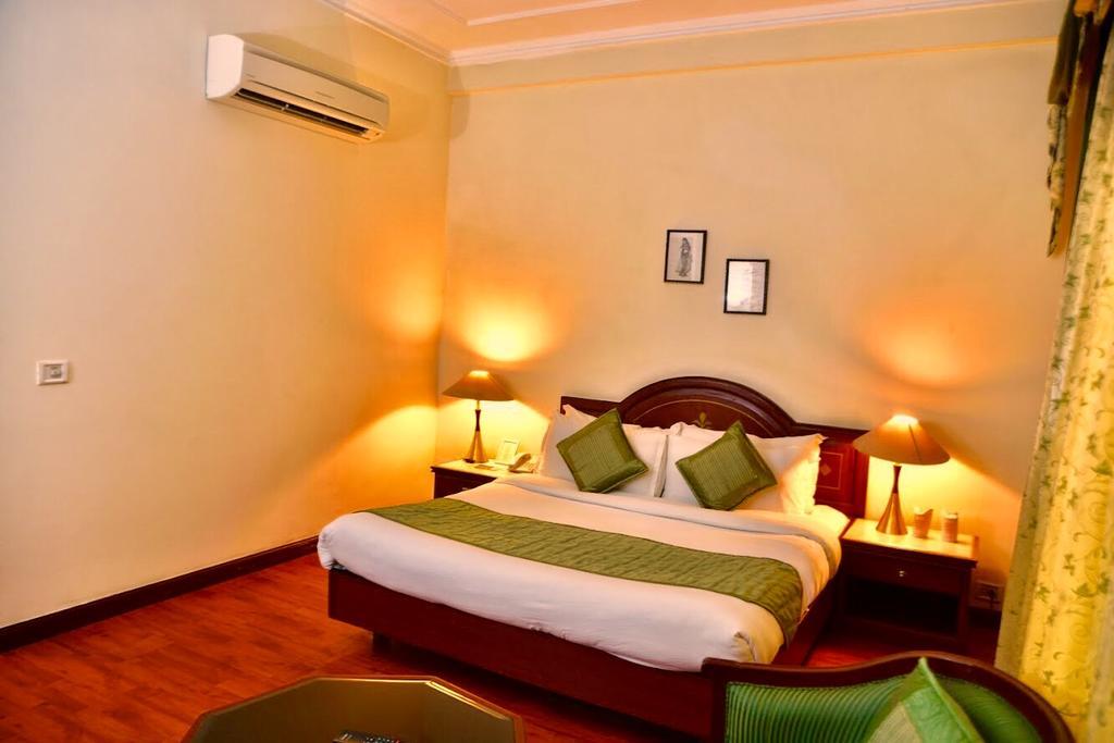 Hotel Sepal Bathinda Bagian luar foto
