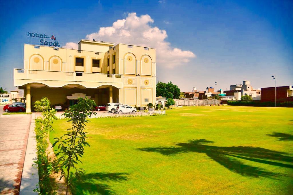 Hotel Sepal Bathinda Bagian luar foto